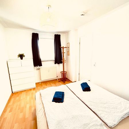 Outletcity Apartment Ferienwohnung Metzingen メッツィンゲン エクステリア 写真