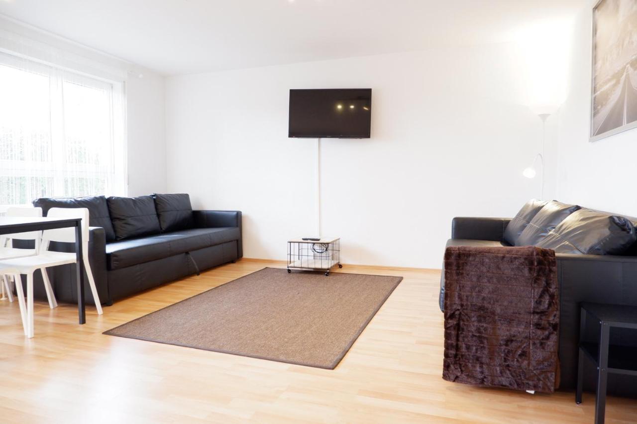 Outletcity Apartment Ferienwohnung Metzingen メッツィンゲン エクステリア 写真