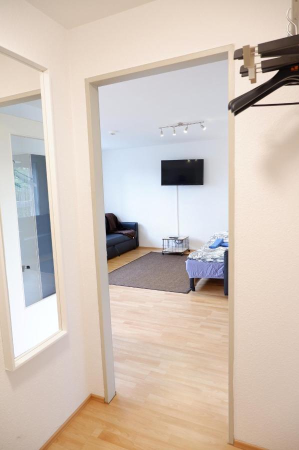 Outletcity Apartment Ferienwohnung Metzingen メッツィンゲン エクステリア 写真